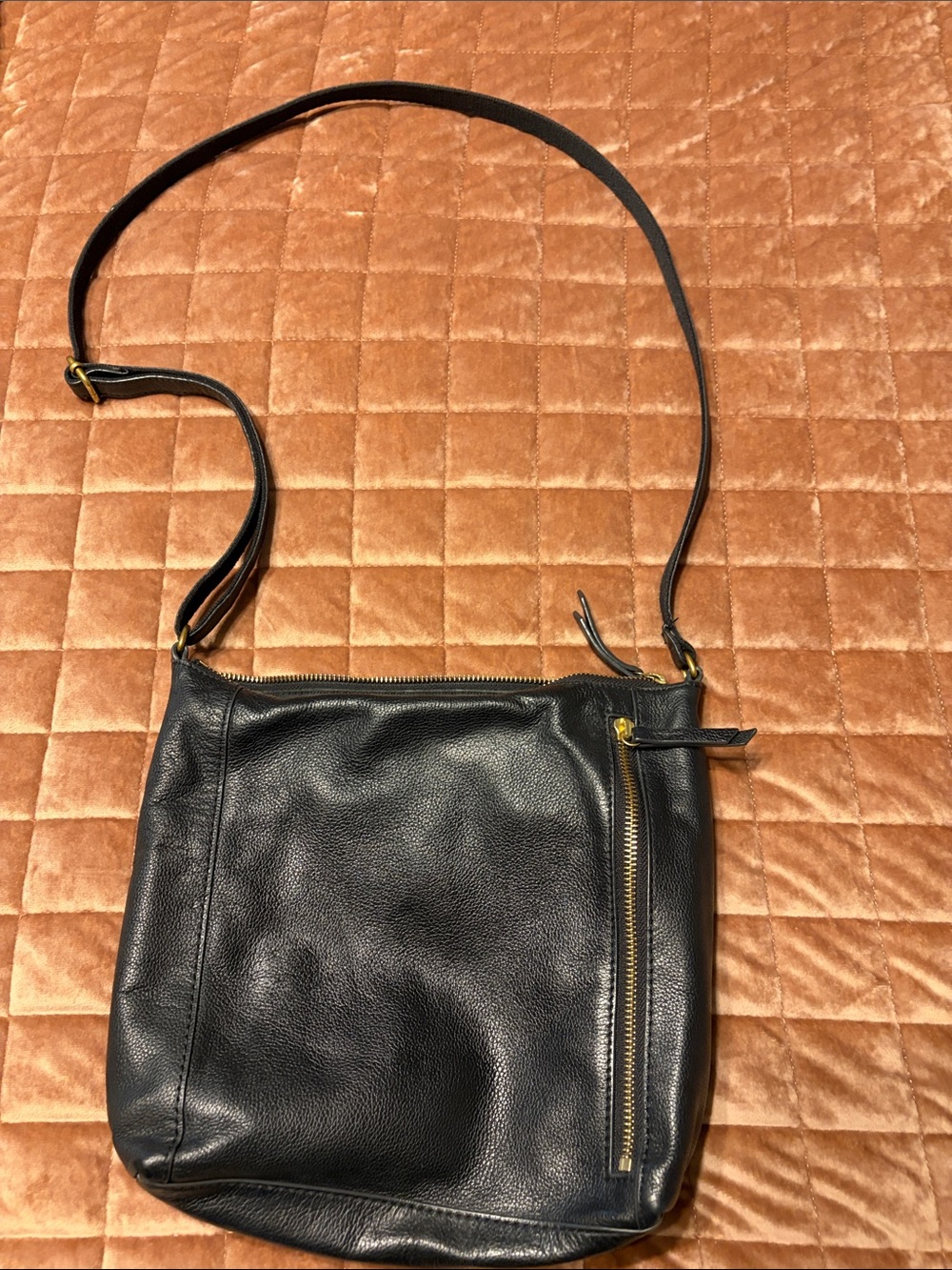 Fossil Black Leather Crossbody Shoulder Bag with Gold Hardware